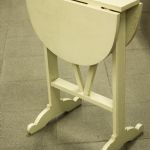 832 1230 DROP-LEAF TABLE